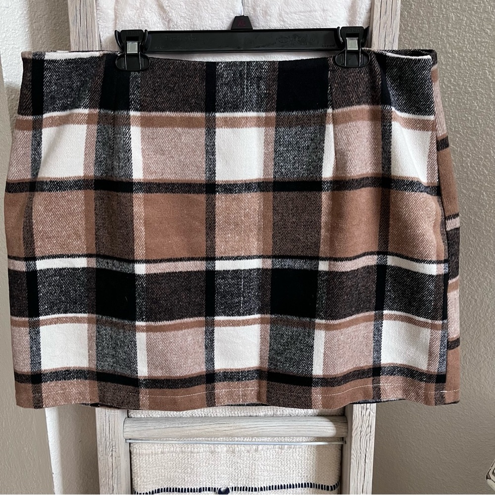 Plaid mini skirt!